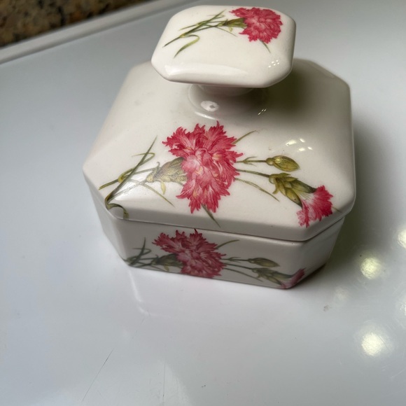 French Trinket Porcelain Box 3”x3.5”x3.5” - Picture 3 of 10